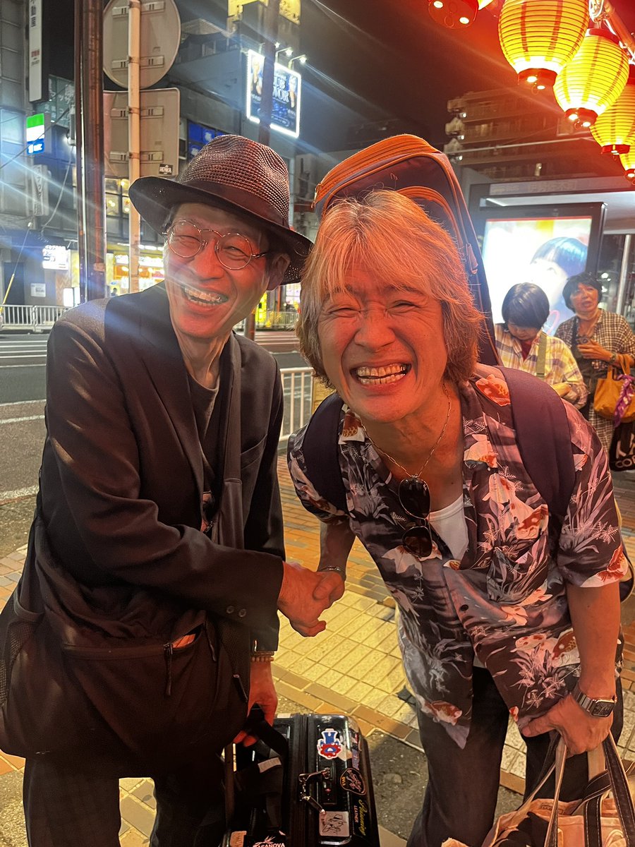 syoheimuto1228's tweet photo. 昨夜はお疲れ様でした！NAOKIさん最高です！また一緒に演りたいですね〜。今度はサザンのカバーですかね。

#naoki
#sa
#武藤昭平
#syoheimutoは https://t.co/1RxSWRZAnk