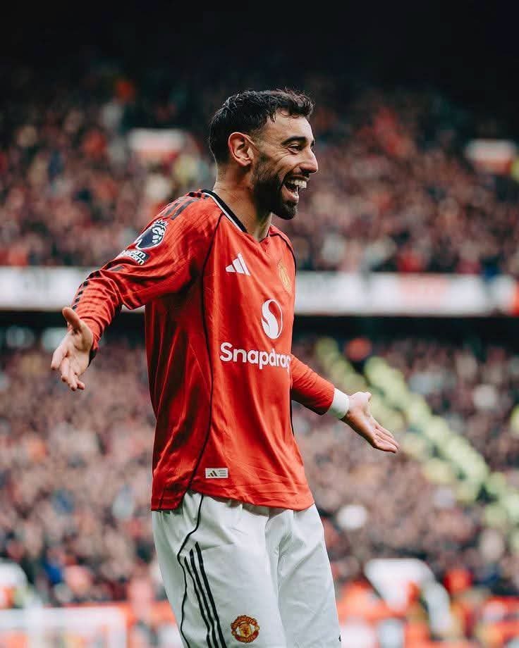 tchato18's tweet photo. Bruno Fernandes - Three goals, one assist 🥇
Bryan Mbeumo - One goal, one assist 🥈
Matheus Cunha - Two assists 🥉

After blanking in Gameweek 1, Man Utd's midfielders delivered big in Gameweek 2 📈 https://t.co/lcEq4ENleo