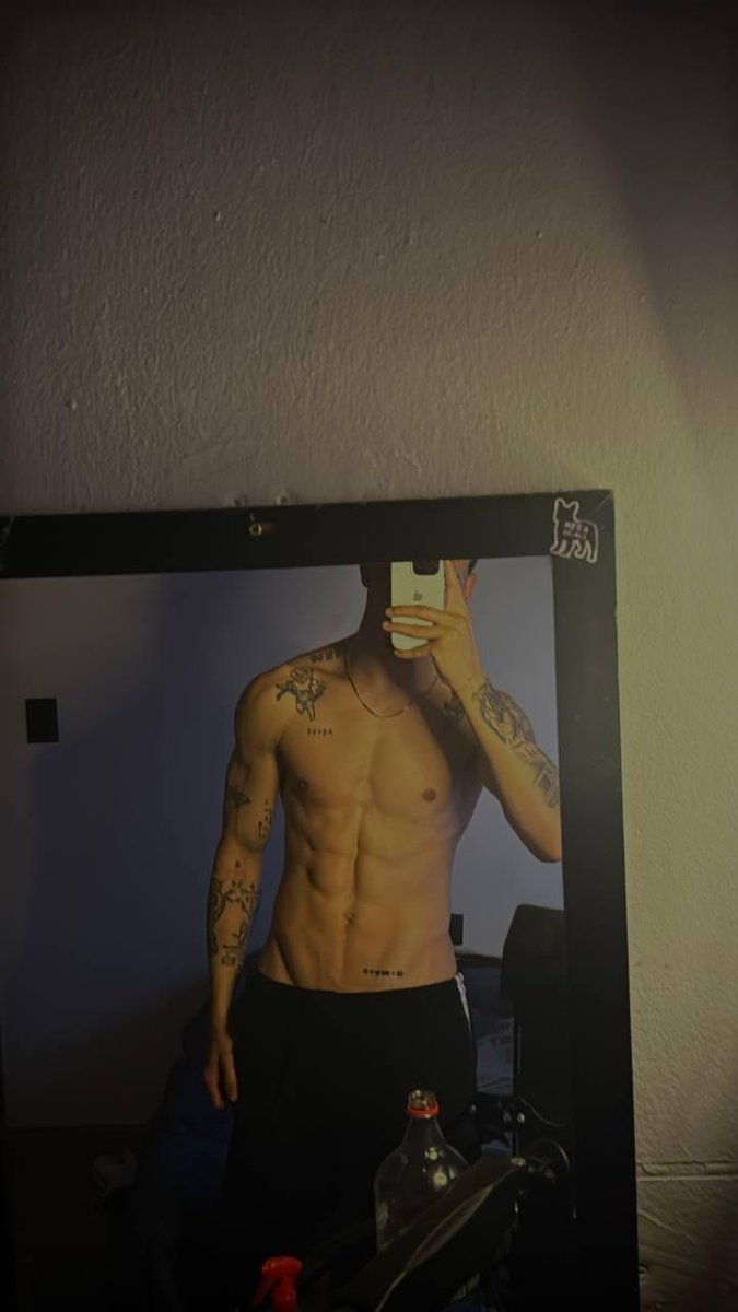 Chadloove2007's tweet photo. Comment “PLS” and I’ll send you guys some content I took tonight :) https://t.co/waNLcUXkRG