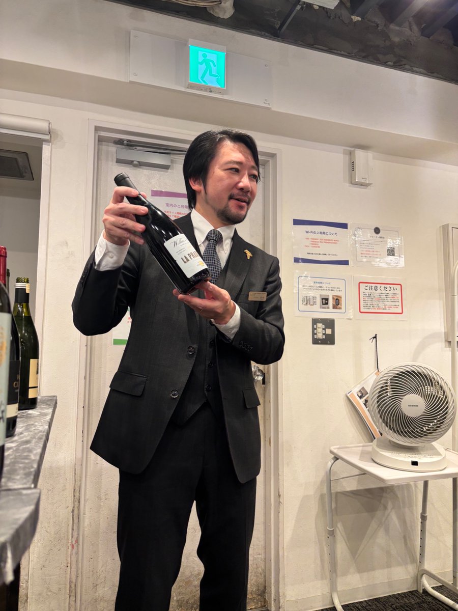 HIROYUKISOMM's tweet photo. @hima_wine 素敵な会を開催していただきありがとうございました！栓違いは特に貴重な体験でした。もっと皆さんの感想もお聞きしたかったです。
おつかれさまでしたー https://t.co/Js3YAdYtDR