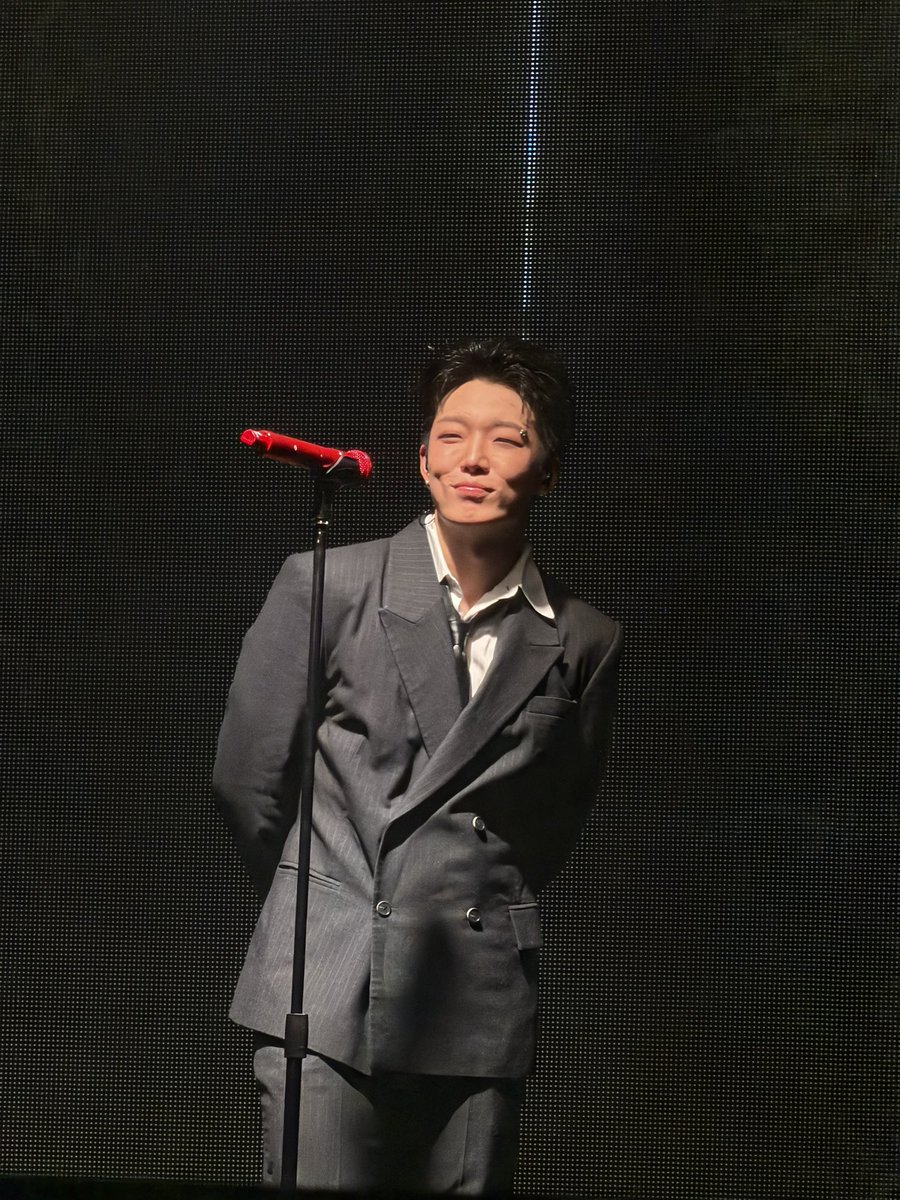 parkhangfd's tweet photo. Bobby brilhando de tão feliz que ele estava
#iKONinBrasil https://t.co/TbqrH3LcrU