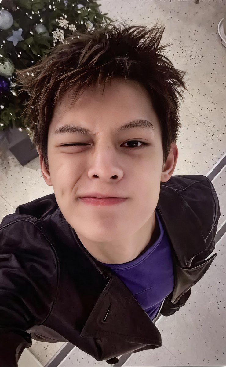 withcortis4life's tweet photo. THESE JAMES PHOTOCARDS ARE A NEED 😭 https://t.co/ez8w6xF9UP