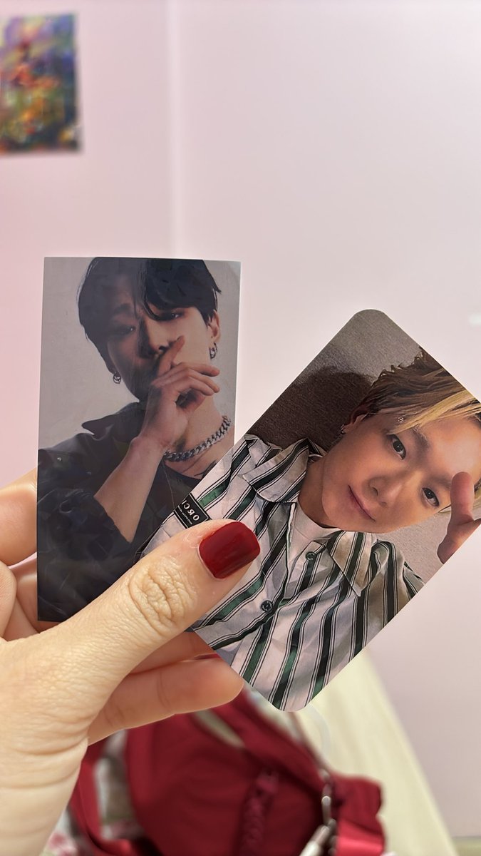 mel_em_ingles's tweet photo. O fotocard que deram de freebie foi melhor que o oficial kkkkkkk
GIG VC É UMA PIADA https://t.co/kDbACq9GQc