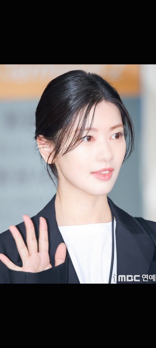 sunflowerLDN_'s tweet photo. @JungSominUpdate #jungsomin The most beautiful event is coming to Paris, to impress everyone with her angelic and unique natural beauty, my diva Jung Somin 😍🌟👑♾️ https://t.co/t8JwLoqg7I