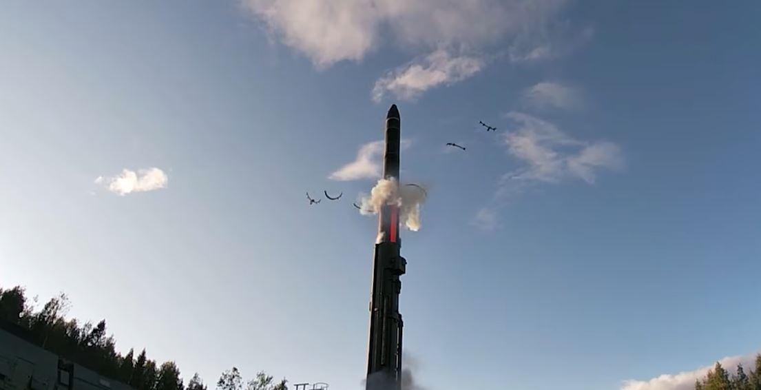b85085_von's tweet photo. Ein paar russische Megatonnen bringen die NATO und ihre Affen zum Nachdenken. #NATO #NahTod #Russland #Yars https://t.co/xEi22z6hpm