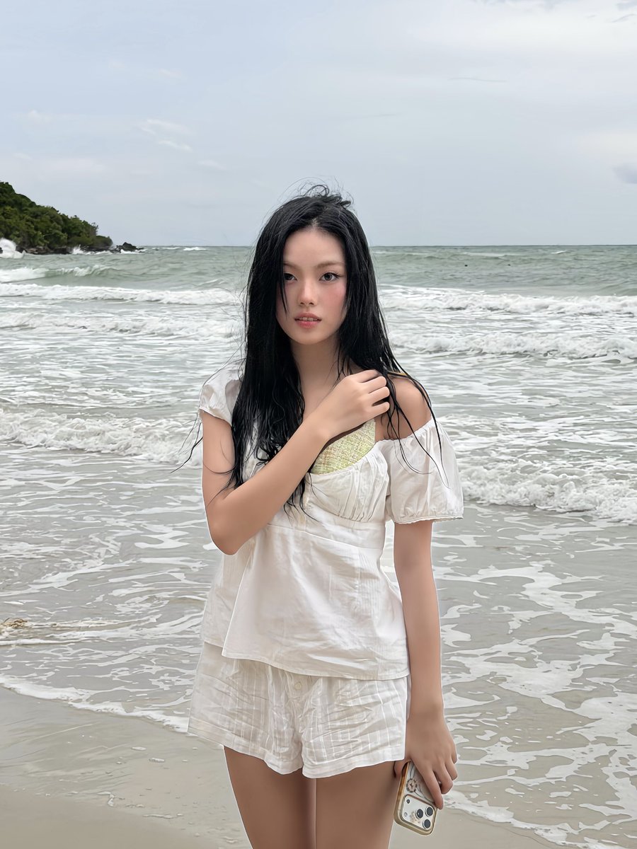 arhoungarhoung's tweet photo. 🦦🥥 ในทะเลมีแต่ปลา ในสายตามีแต่เธอ https://t.co/SbVz5rZtcy