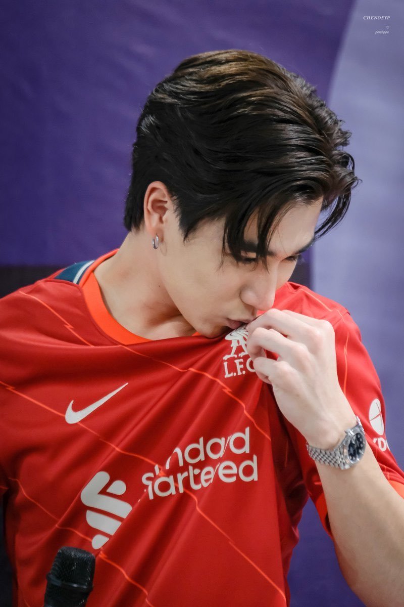 PearzyP's tweet photo. เชื่อแล้วว่าเลือดหงส์แดงมันอยู่ใน DNA ตั้งแต่เด็กจนโตจริงๆ  

#PerthTanapon #KDPPE https://t.co/z8bK2phQG9