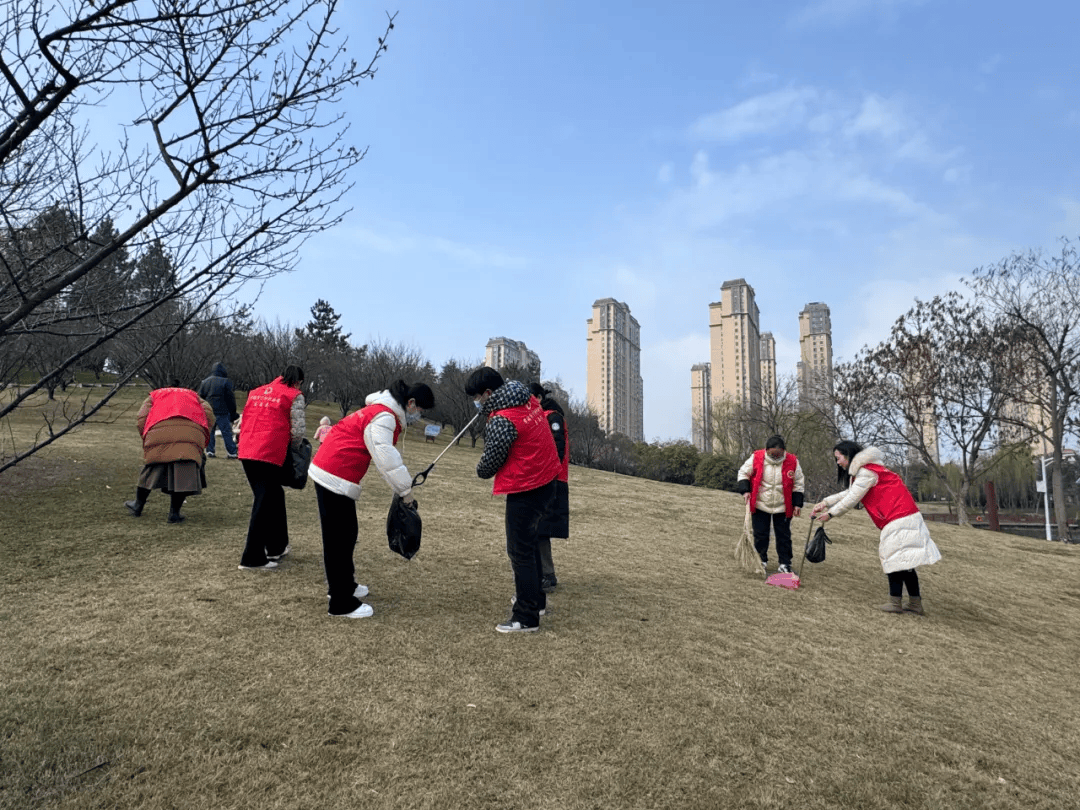 muddassir0202's tweet photo. Join our weekend community garden cleanup this Sat 9AM at Central Park! Bring gloves u0026 water—let’s spruce up our shared green space together! https://t.co/nGPCZOpSnO
