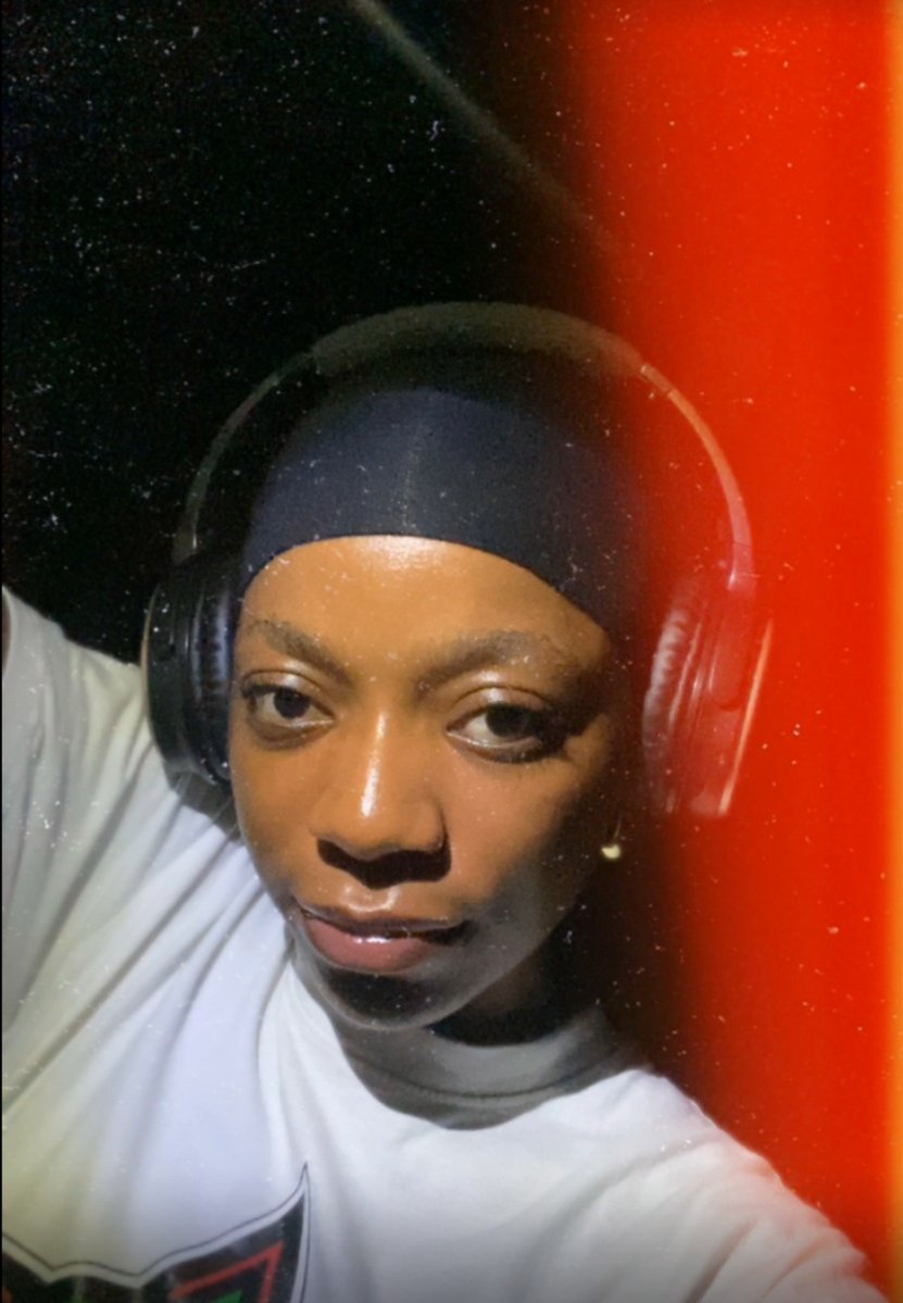 EmekaMarti11309's tweet photo. Oya oo Omolodun don wake. 😎😎

Up, ready and active to connect with new people. 🙂 https://t.co/dEu0j3RLtO
