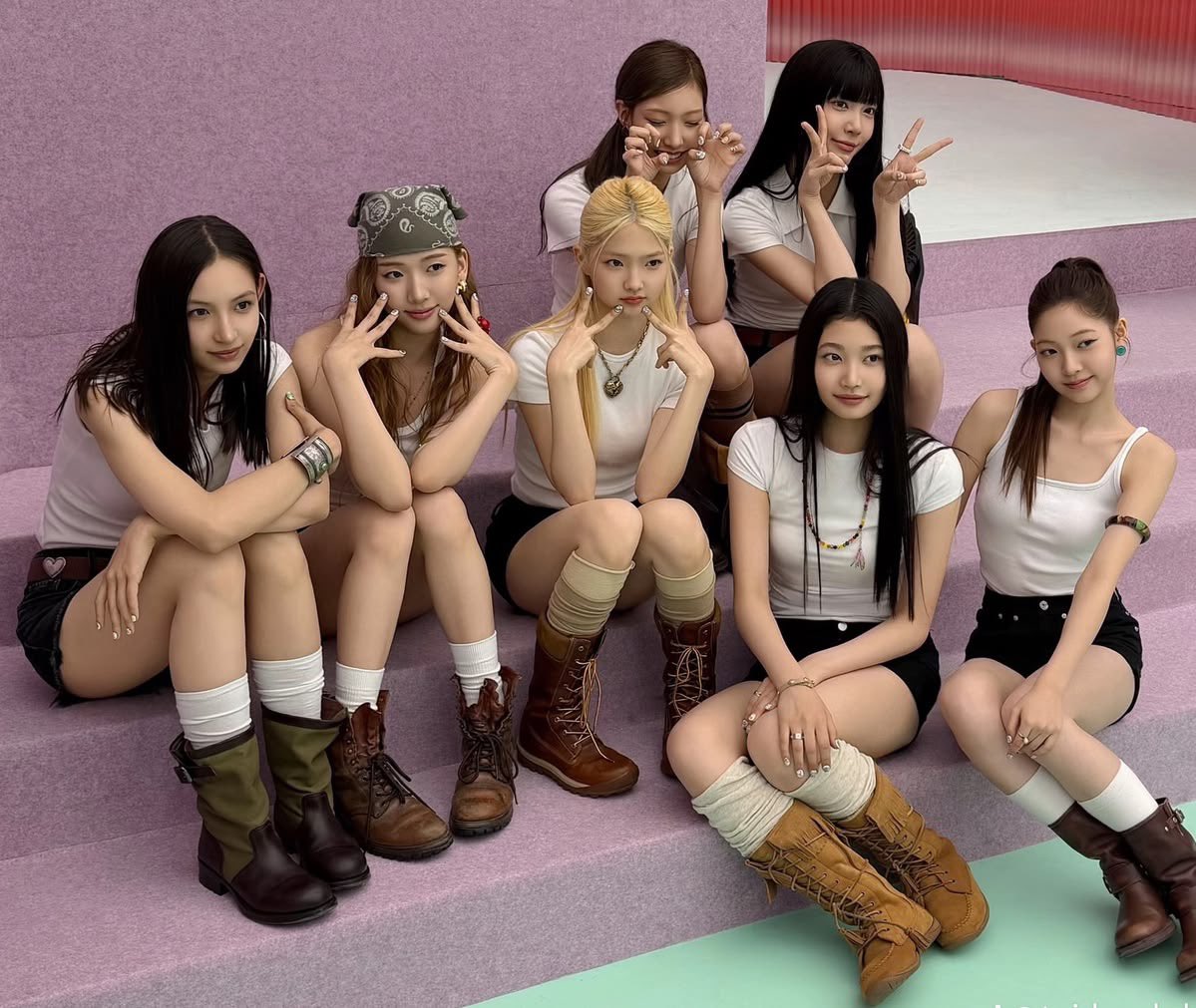 dusktuide's tweet photo. one of my fave group photos https://t.co/eEilZHqP3n