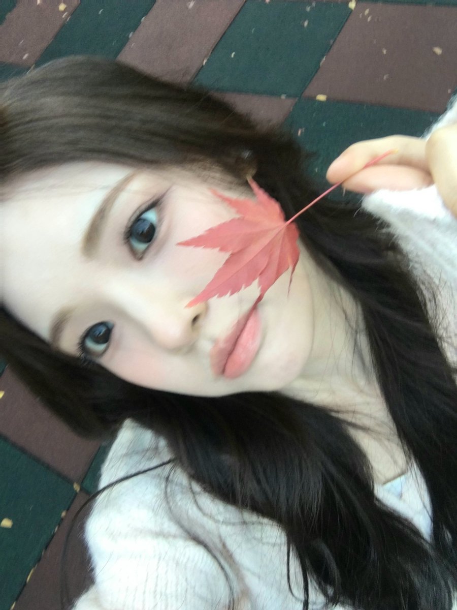 dogfomar's tweet photo. 이 날 진짜로 청순한 분위기가 너무 잘 담겨있음..
람님 본인잘알 미쳤네 ㄹㅇ https://t.co/eA7mrxLp7A