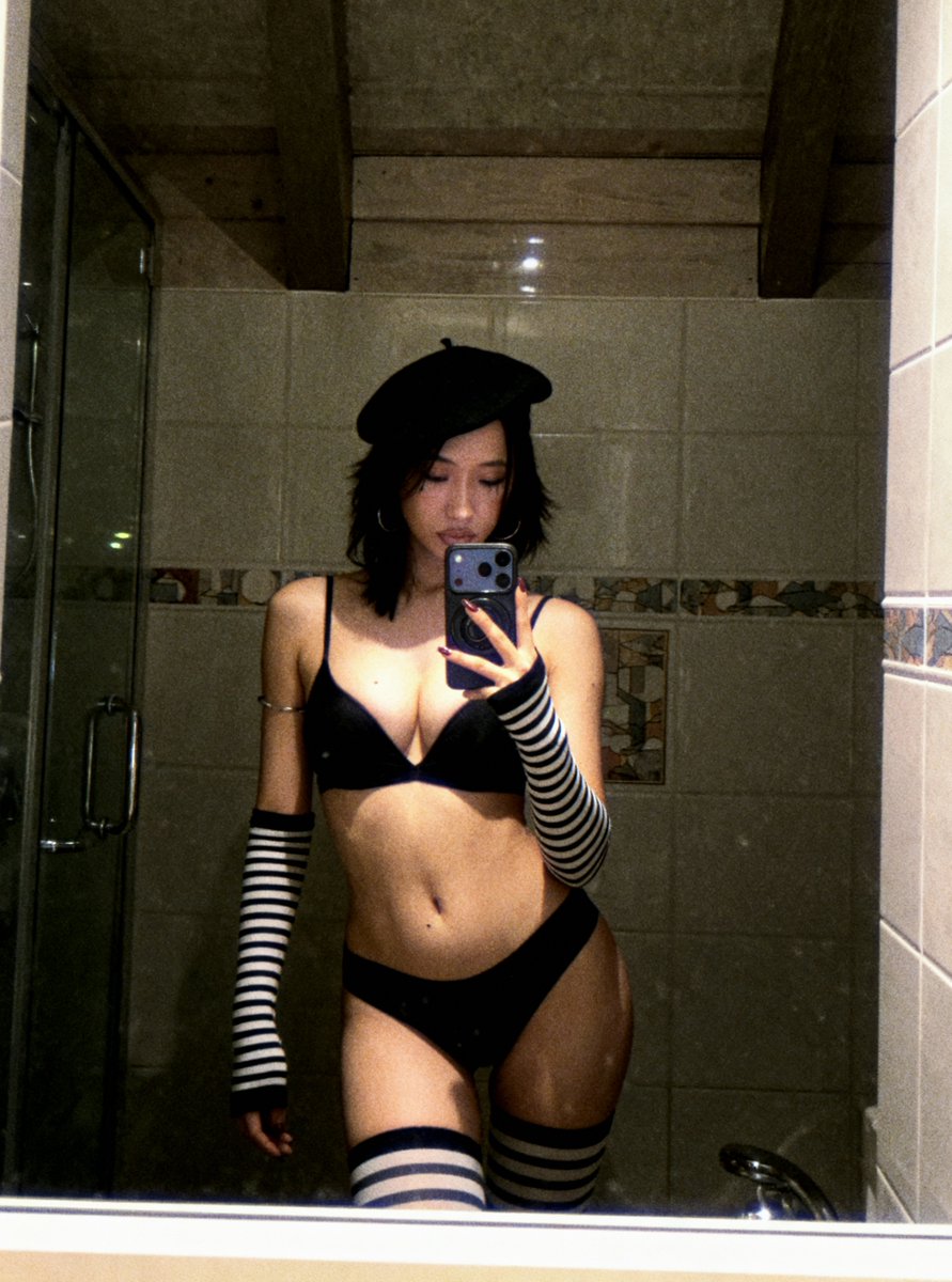Cattowatto's tweet photo. feelin cute tn, catch me on Tele - ffionamorgan https://t.co/42IYp5TeiU