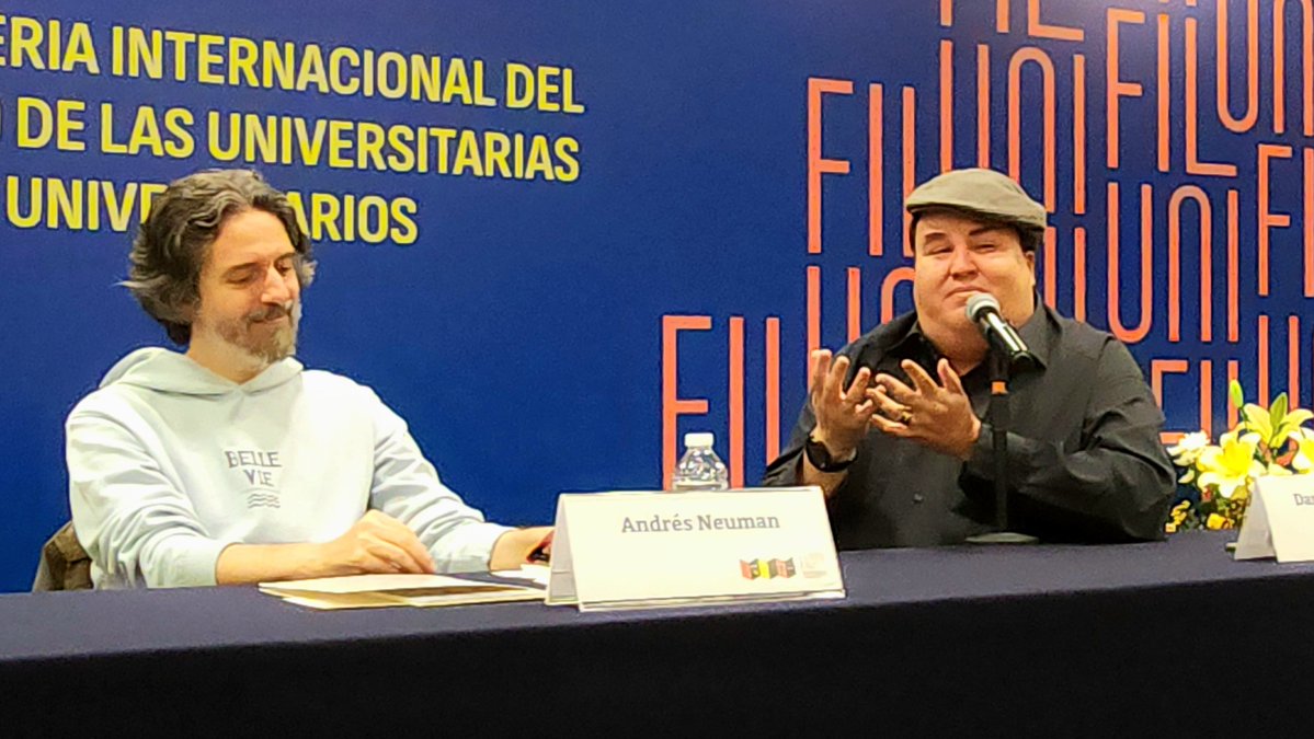 LiteraturaUNAM's tweet photo. Así se vivieron las jornadas de la Dirección de Literatura y Fomento a la Lectura en la Filuni 2026.

Entre premiaciones, poesía en lenguas originarias, novedades editoriales, homenajes y lecturas compartidas, celebramos el encuentro de la comunidad universitaria con las letras y sus autores.