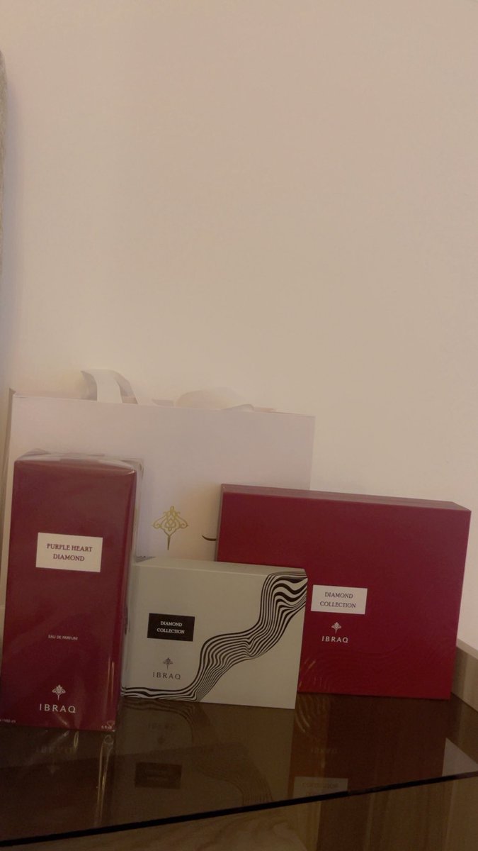 THEBold20's tweet photo. أجمل مافي الحياة ،، لا نراه ولا نشتريه
           وليس له ثمن ,,

الرضا ،، الطمأنينة ،، الثقه ،، الوفاء ،،
أنت غني بقدر مافيك من خصال جميلة ,,
#عطورابراق https://t.co/QjSVRRMTul