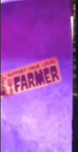 MCRmy__ARG's tweet photo. Frank pegó un sticker en el podio y Gerard sacó algo de un cajón (que no sabíamo que existía) y lo mostó al publico. El sticker dice (entendemos) "Support your [ilegible] FARMER" #MCRSanDiego https://t.co/dXhWab7dpl