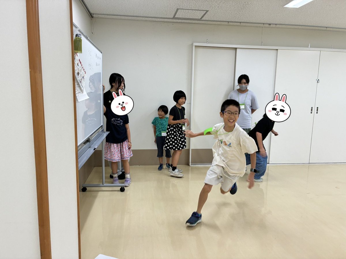 nerimasyotengai's tweet photo. ねりまキッズボランティア定例集会🎉

🖋️すずらん新聞製作
🏮9/27 はつらつセンター豊玉のおまつり準備
みんなでがんばりました！！

そして、ねりま樹木ラボさんが来てくださり、
としまえんの木でつくった
おうまさんとぶたさんに、
子どもたちを乗せてくれました✨

としまえんのカルーセル https://t.co/R2XHA3wpbi