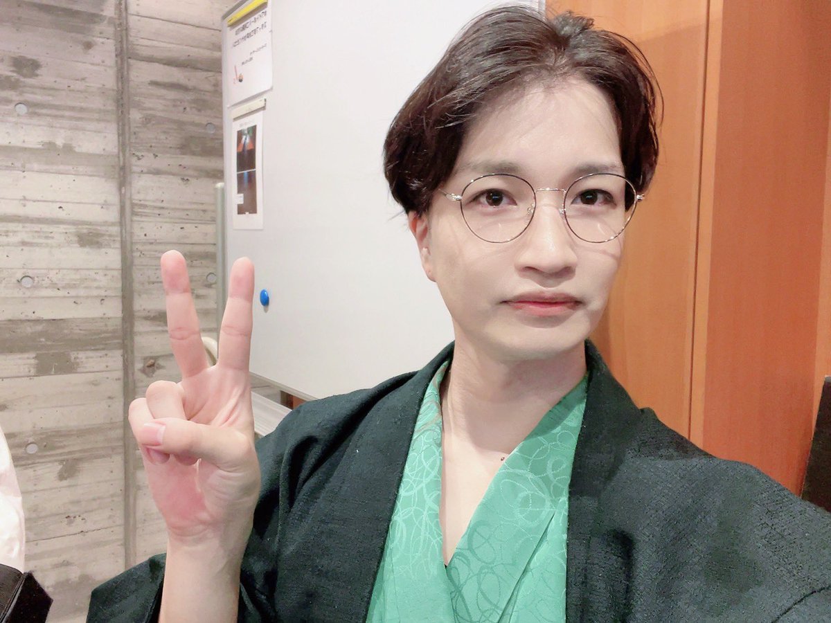 houjyou_t's tweet photo. #浮世

ビジュ撮影！！

今回は黒羽刑部という役人を演じます！

女絵師は版元の中間管理職

うつろひは協会に勤めるスーパーお兄ちゃん

そして最後は役人でございます。

是非観に来てください✨

[北條尭扱い 予約フォーム]
https://t.co/qT5chSWz0U https://t.co/UdUJnJukLZ