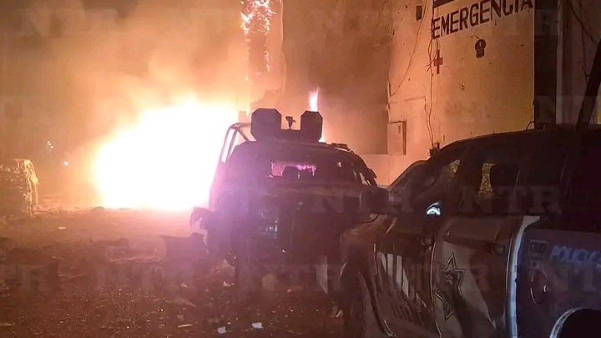 AlertaMundoNews's tweet photo. 🇲🇽 ÚLTIMA HORA: Al menos siete heridos, incluidos seis civiles y una policía, tras un ataque con explosivos contra una comandancia policial en Ojocaliente, Zacatecas, México. https://t.co/wR5jyuioFO