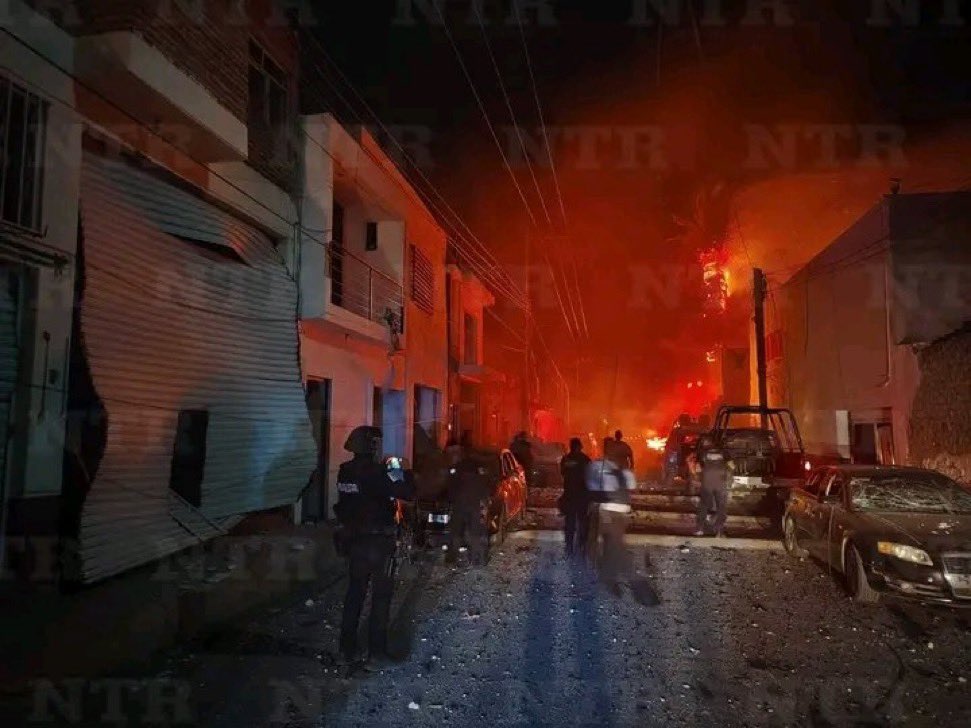 AlertaMundoNews's tweet photo. 🇲🇽 ÚLTIMA HORA: Al menos siete heridos, incluidos seis civiles y una policía, tras un ataque con explosivos contra una comandancia policial en Ojocaliente, Zacatecas, México. https://t.co/wR5jyuioFO