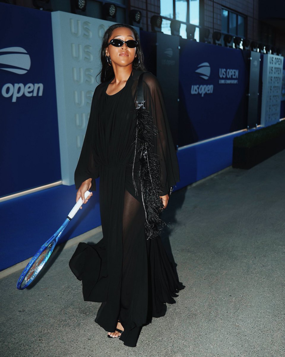 RENAWlLLlAMS's tweet photo. naomi osaka is just so effortlessly chic 😭 a fashion icon https://t.co/gJj4IZW7lV