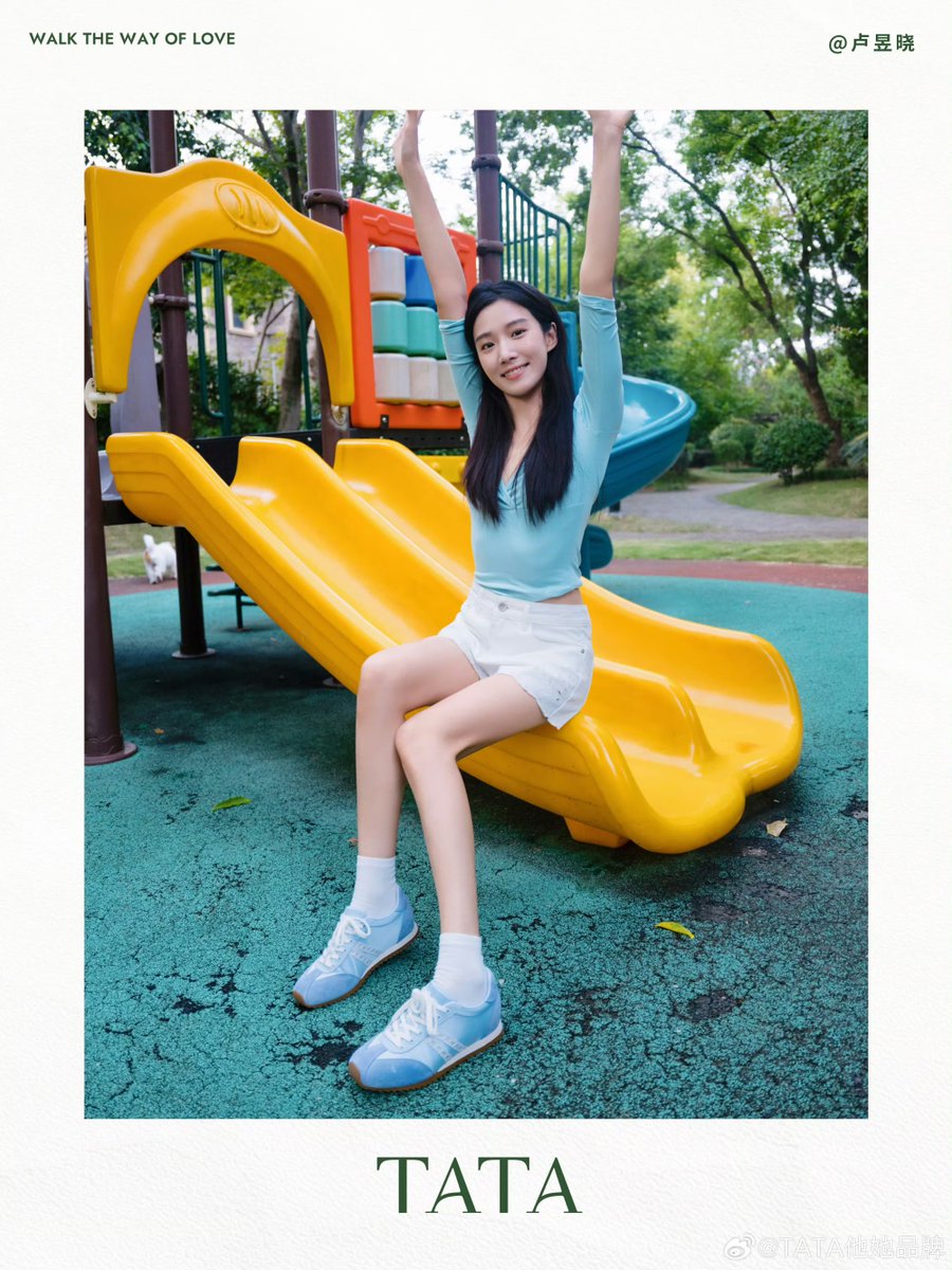 for0927x's tweet photo. 260831 TATA Weibo update 

“🛝 A glimpse of Xiaoxiao's daily life at the playground.

She changed into a light blue crop top paired with denim shorts 👀 Styling the TATA x Lu Yuxiao collaboration sneakers 💥”

#LuYuxiao #卢昱晓 https://t.co/JdUNBVZmJS