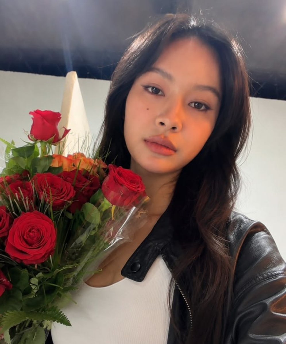 lvrkk_muv's tweet photo. "Honey, you're so pretty"                "Huh?" https://t.co/j89Fen7EIT
