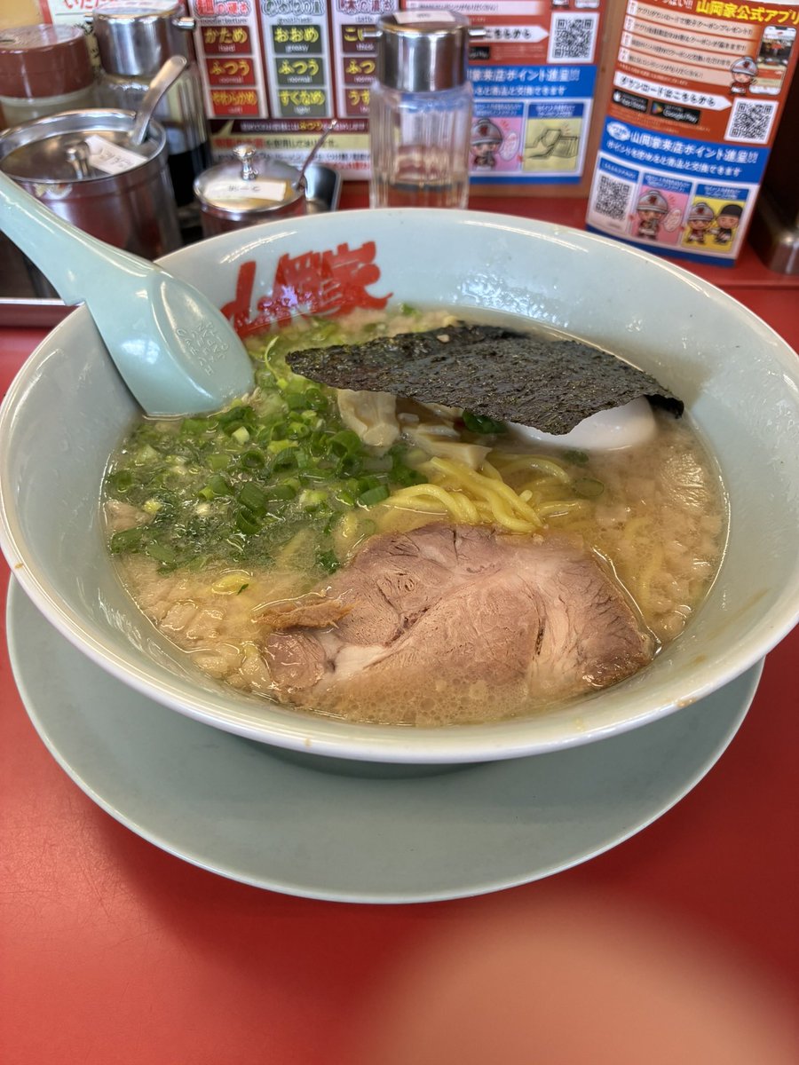 Homa_LMJ's tweet photo. 最近くらしにイコノイジョイが侵食しすぎている
みり申履修して気になってた山岡家に初めて行ってみたり、バズリズム見てコメダ行ったり(そこは小倉トーストじゃないんかい) https://t.co/SKypz3Fdtw