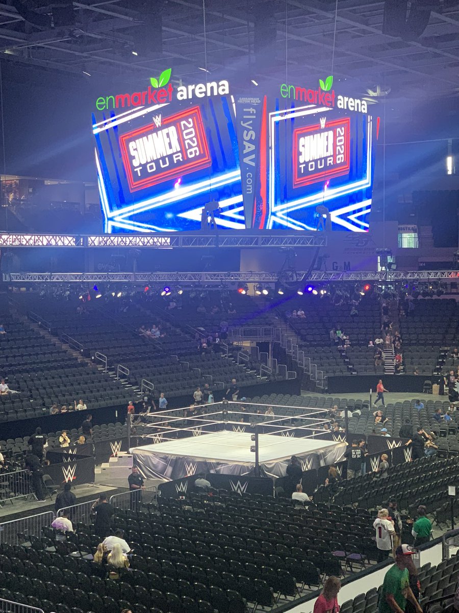 _CharlesButler's tweet photo. #wwesavannah #wwesummertour #wwe https://t.co/Pu9EIwyRNZ