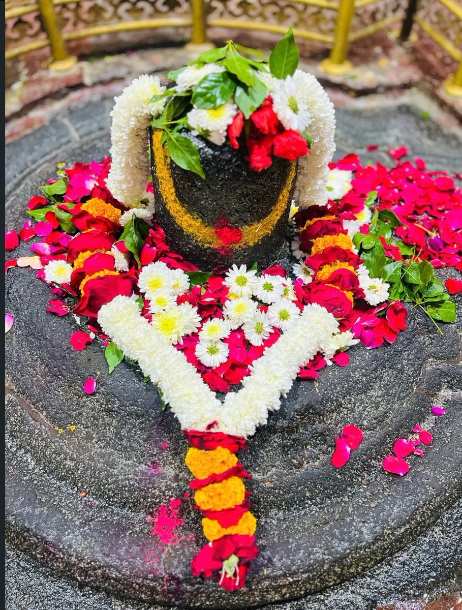 12Jyotirling's tweet photo. श्री घृष्णेश्वर ज्योतिर्लिंग मंगला आरती श्रृंगार | 31.08.2026

Shri Grishneshwar Jyotirlinga Mangala Aarti Shringar | 31.08.2026 https://t.co/Bpnl3VLvMA