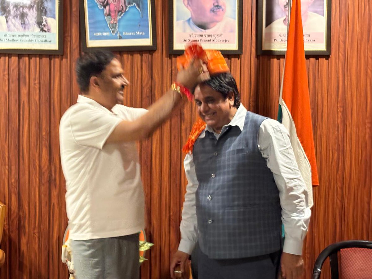 MalookNagar_MP's tweet photo. बीते कल, देर रात तक सहारनपुर जिले में आकर 3 सितंबर को होने वाली रालोद के राष्ट्रीय अध्यक्ष माननीय जयंत चौधरी जी की रैली को सफल बनाने को लेकर गांव गांव पहुंचे, जिसके फोटो और वीडयो आपके साथ साझा कर रहा हूं, प्रार्थना के साथ आपका,
   मलूक नागर, पूर्व सांसद व पूर्व विधायक, उ.प्र. व राष्ट्रीय महामंत्री, R.L.D (N.D.A)

@narendramodi @jayantrld @AmitShah @RLDparty @BJP4India @RajatSharmaLive @anjanaomkashyap @sandeep_news24 @sudhirchaudhar @gforgarima @AMISHDEVGAN @chitraaum @navikakumar @RubikaLiyaquat @sucherita_k @manakgupta @ramm_sharma @ParasharPrachi @aishkapoor