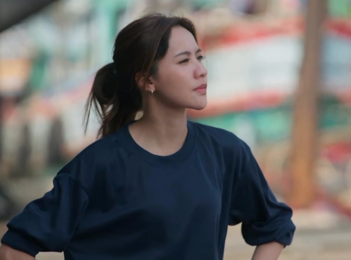 mimsview's tweet photo. who looks this good while yearning for their long distance girlfriend https://t.co/7dNUbUh7d2
