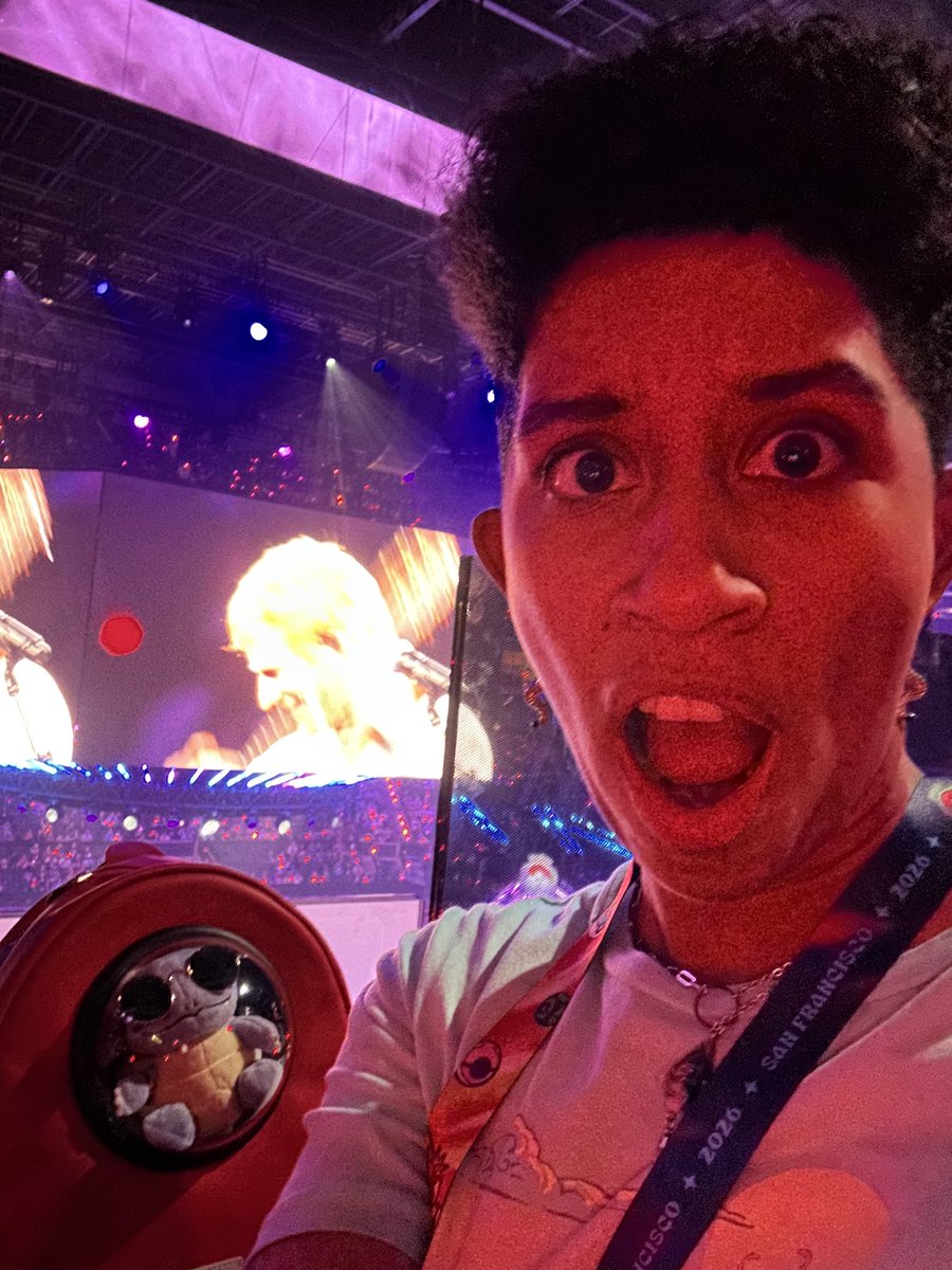 AjentVee's tweet photo. Came to San Francisco to watch a Pokemon Tournament and now I’m at a Ed Sheeran surprise mini concert #free_access #PokemonWorlds https://t.co/dByTQ0QSge
