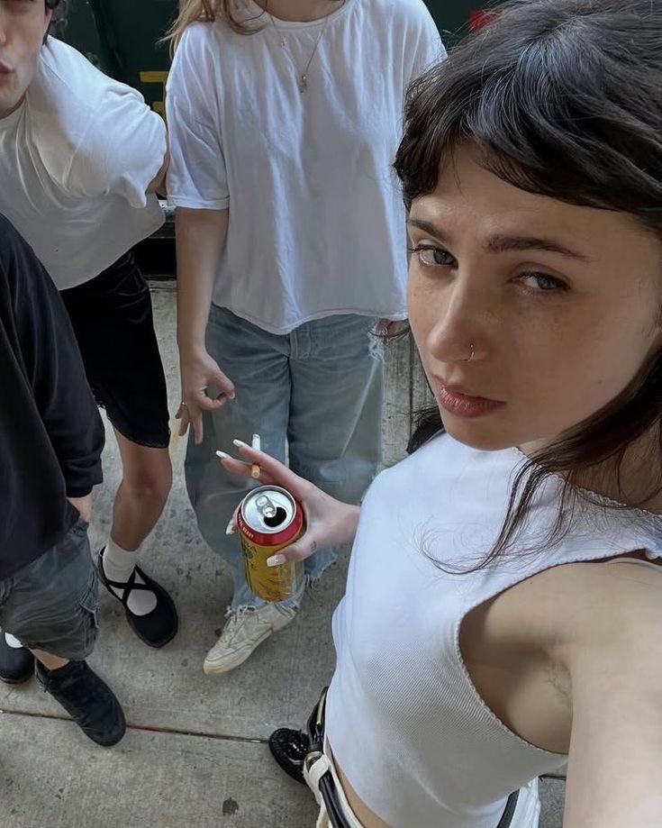 bobmaniyo's tweet photo. @clairo https://t.co/yezLvd09gm
