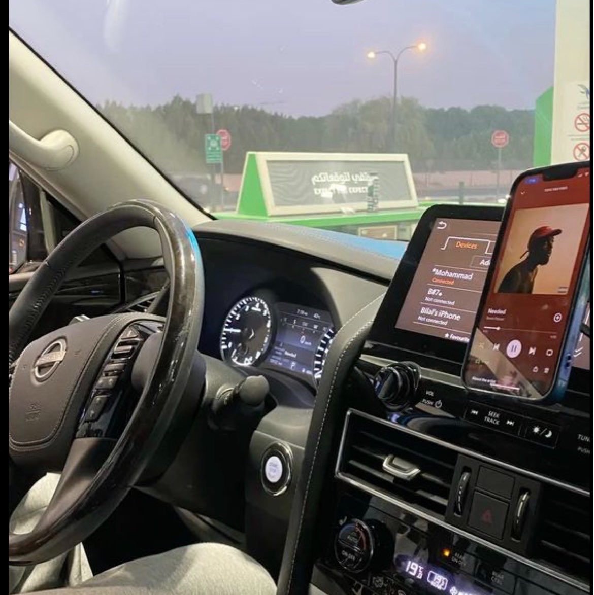 drake88z's tweet photo. شعور بعد غياب سنه عن السعوديه 
سفره بالسياره والطريق خمس ساعات 
مع اهلك واغاني ولعب ونوم
وتوقفون عند المحطه كل خمس دقايق https://t.co/wWBgs66C8I