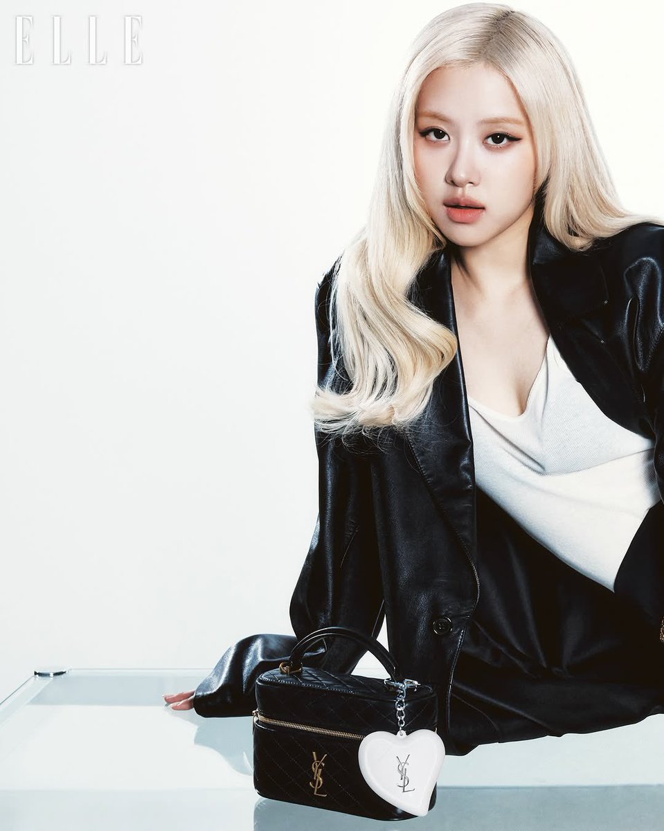 filmrosiee's tweet photo. ROSÉ??? SO FINEEE https://t.co/YfvhmsUMBG