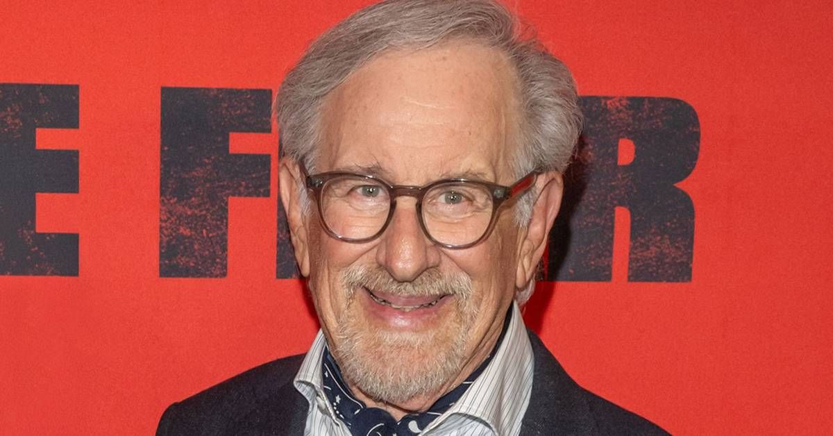 Collider's tweet photo. Steven Spielberg's controversial sci-fi epic with Tom Cruise and Tim Robbins is back on streaming next month. Here's everything you should know. https://t.co/np1eQmZAIL https://t.co/3vxpDkrLpv