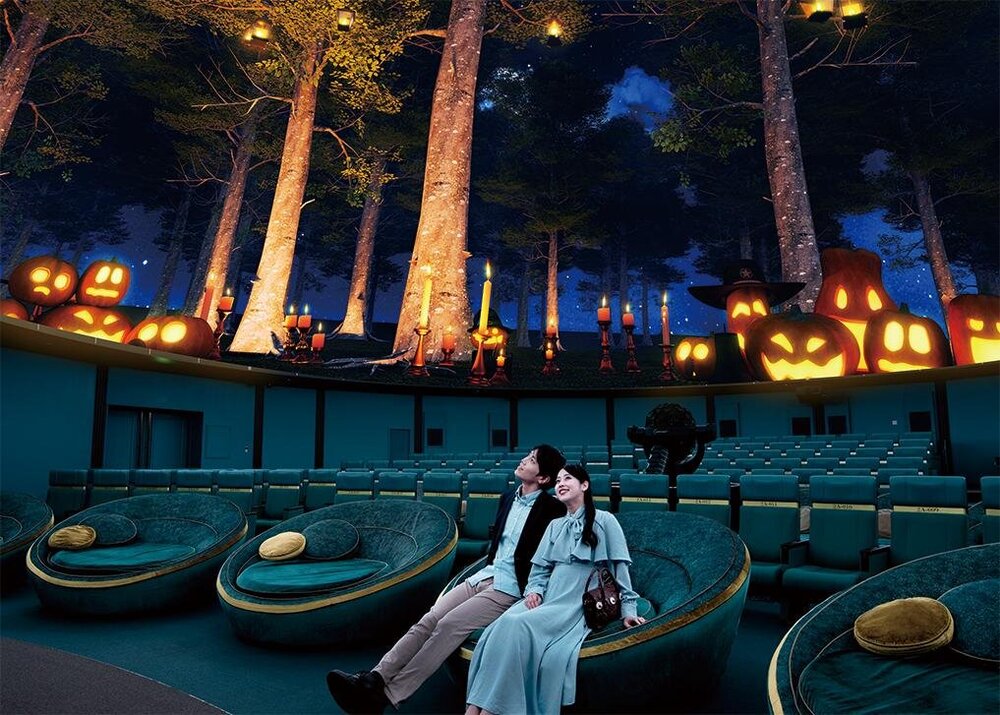 fashionpressnet's tweet photo. 「ハロウィンウェルカムドーム」星空にランタン浮かぶ没入空間、コニカミノルタプラネタリウムで

BUMP OF CHICKENの楽曲とともに星空旅行 - https://t.co/0pDYYY2WNf https://t.co/lkrXuNYgmm