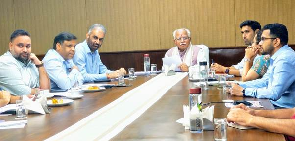 PIB_India's tweet photo. ➡️ Union Minister @mlkhattar reviews Swachh Bharat Mission–Urban progress in Chandigarh; Directs Fast-track project implementation & strengthening of swachhata

➡️ Union Minister also reviewed preparations for the upcoming 15-day #SwachhataHiSeva2026, directing that the Swachhata Pakhwada must actively engage citizens in every initiative during the 15‑day campaign

Get all the details here: https://t.co/J43nbZRZyH

#SwachhataHiSeva #SwachhataPakhwada