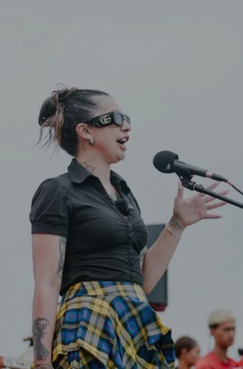 FullTwatforward's tweet photo. Tamatha wears a Vintage Vivienne Westwood Gold Label "MacLeod of Lewis" Tartan Mini Kilt - $5,250.00

Gucci Marmont Rectangular Sunglasses - $765.00

The hypocrisy - priceless 🤣 https://t.co/63DdBNUHM4
