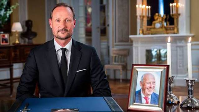 The_Nation's tweet photo. Norway’s new king remembers ‘my dear father’ in first speech
https://t.co/P6yY0ydiVI
#Norway #Newking #remember #father https://t.co/9ytlgI8VKb