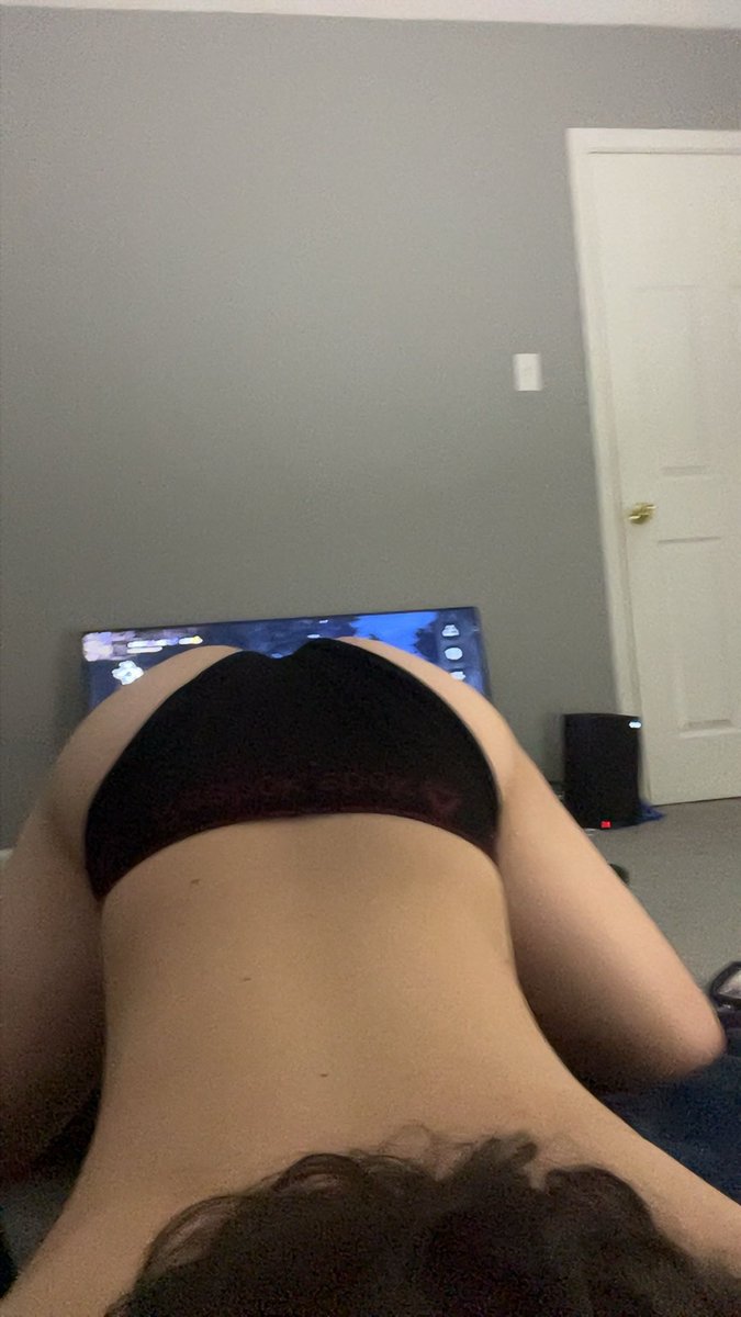 jsjjsaeoj's tweet photo. trapn859 on snap #horny #high #ass #boyass #mlm #sext #trade #snapchat https://t.co/Xkyq9xAd4x