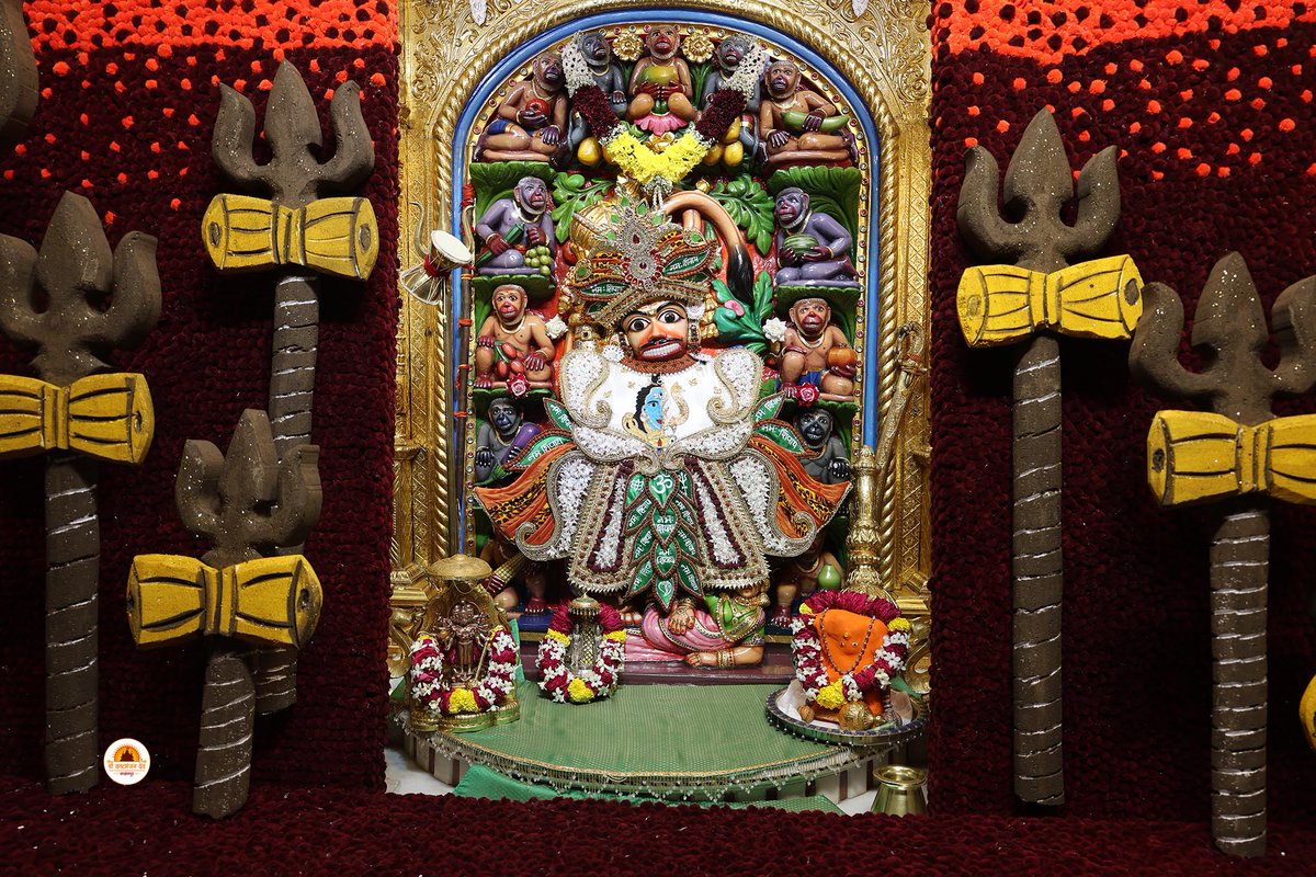 kashtbhanjandev's tweet photo. Darshan :31-08-2026
શ્રાવણ માસ અંતર્ગત શ્રીકષ્ટભંજનદેવ મંદિરના ગર્ભગૃહમાં શિવલિંગ થીમ આધારિત શિવસ્વરૂપ  શણગાર કરાયો
Hello Devotees
Jai Shri swaminarayan
Shri kashtbhanjandev hanumanji Maharaj Salangpur dham.
https://t.co/3qP0lxENuX
https://t.co/zgOd7Pu4DO https://t.co/f9fGNG42c8