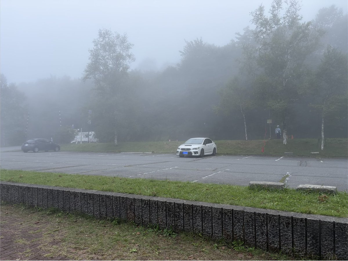Daichi_FA20F's tweet photo. WRXに乗り換えてから初の赤城山！霧すんごい https://t.co/XhI4fRWtrr