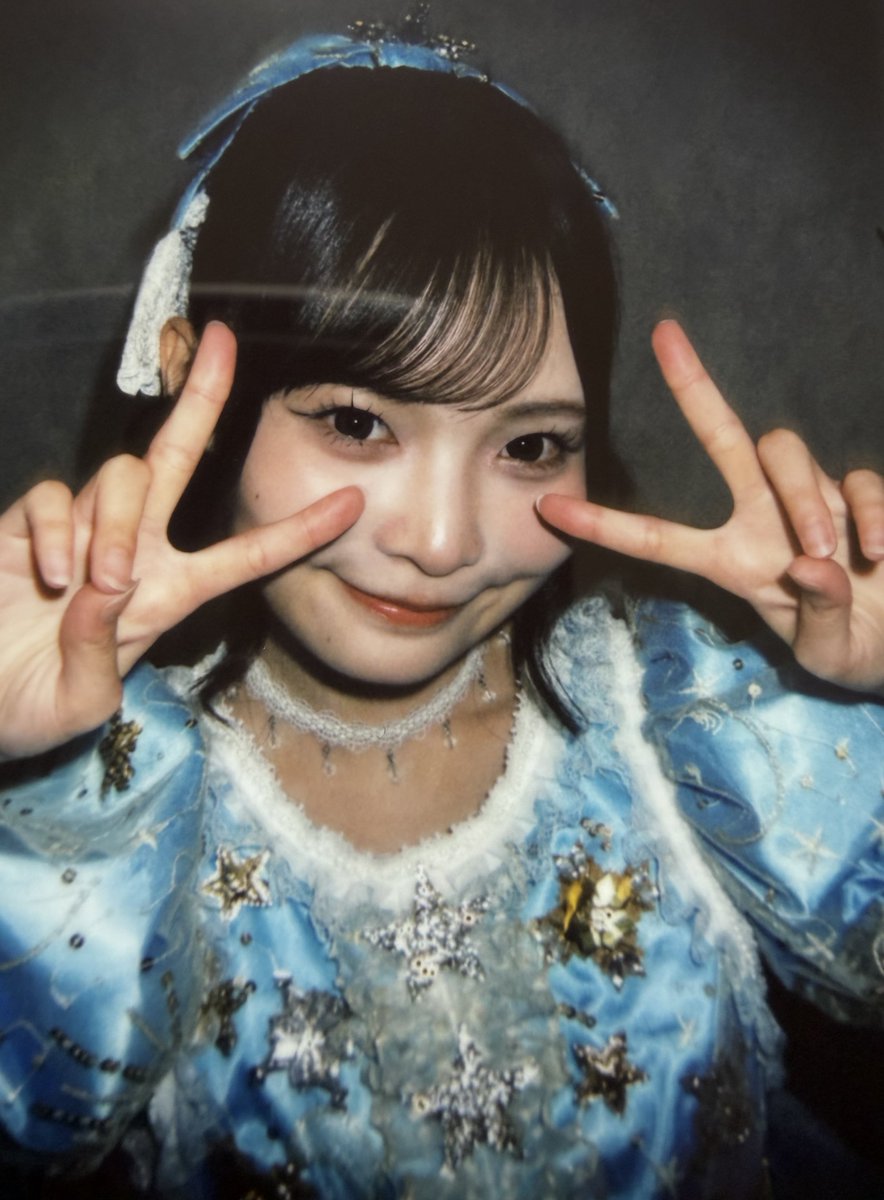 ma2kostd's tweet photo. 8月最後のリリイベチェキ🍐たくさんいけてよかったよ〜な話をしました🩵
#高梨ゆな #ゆなしかかたなし https://t.co/HYCzzpq2As