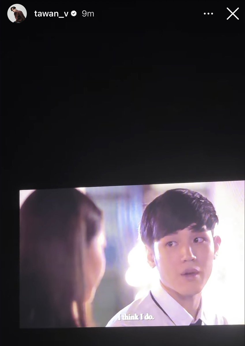 hippoyayee's tweet photo. หลังกล้องยิ้มแก้มแตก ยังไม่ทัน perform ด้วยซ้ำ หาให้เจอเหอะ คนที่ภูมิใจในตัวเราขนาดนี้😭💖 https://t.co/fjK5eWmfow