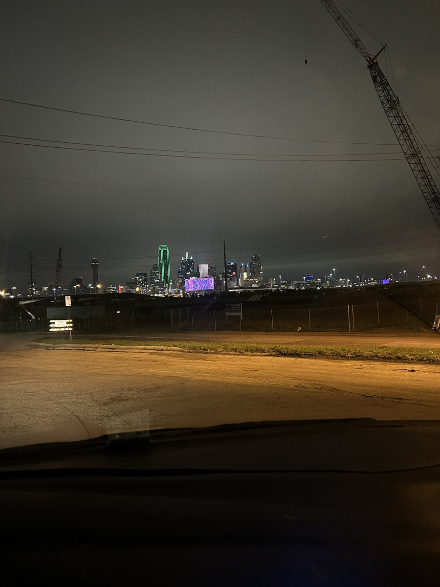 snackedsgpiz's tweet photo. i will find every angle of this city. #dtx #dallas https://t.co/fEtmhkIcFz