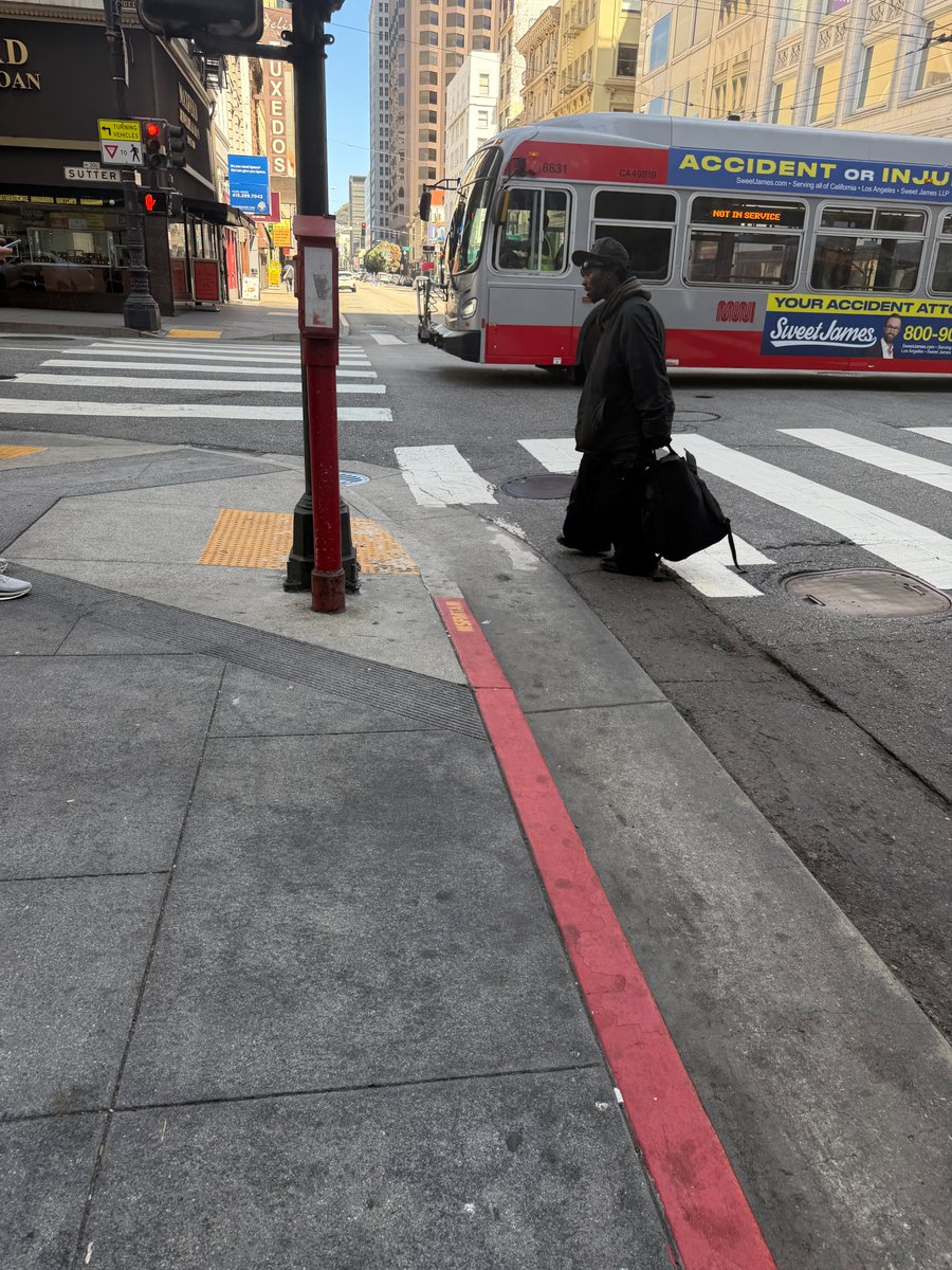 hamzscenes's tweet photo. I think we’ve all been sleeping on SF

what a city https://t.co/iKngvJmiPJ