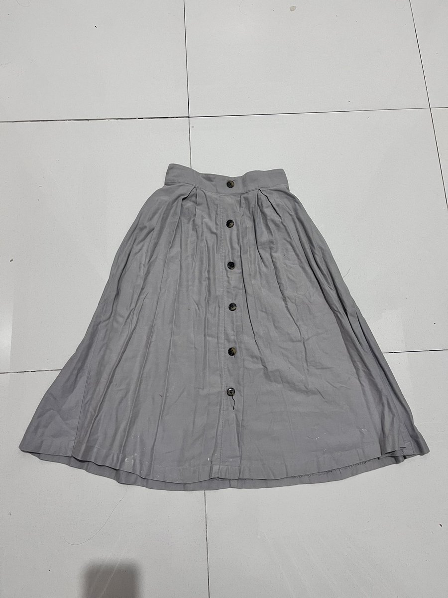 washlifee's tweet photo. PRELOVED / WTS (Want To Sell)
Rok Midi Wanita
- ukuran S
- panjang rok 68cm
- lebar pinggang 32cm
- di belakangnya ada zipper (resleting)

Rp. 20,000

- COD? bisa (chat dahulu)
Domisili: (Belakang Mall Pakuwon) Condongcatur, Sleman, DIY
- Luar Domisili (Jne, dll)

t. preloved yk https://t.co/C5xZR2kP7k