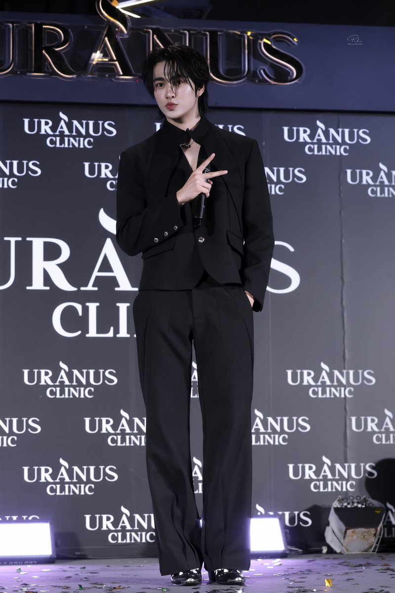 ployych_'s tweet photo. 300826 | BESEVBOOM X URANUS SAMRONG

😗✌🏻

—
#UranusClinicxBoom
#besevboom #เยลลี่บูม https://t.co/cTqE1SZJS6