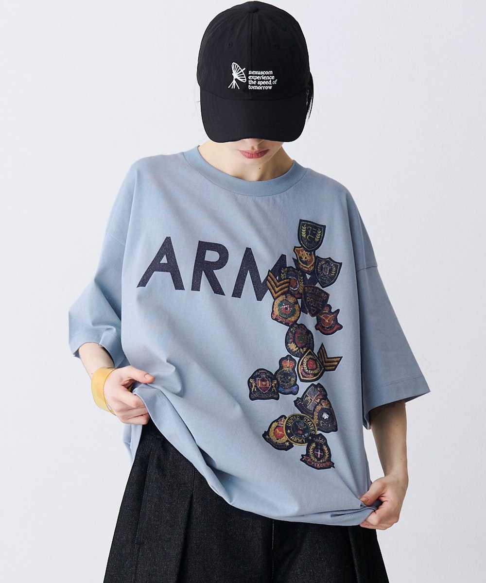 SeeSew_official's tweet photo. SeeSew 2026 SUMMER COLLECTION
【ARMY WAPPEN PRINT TEE】

軍用ワッペンの集積が崩れ落ちるようなデジタルグラフィックT。ヴィンテージ風のARMYロゴと絶妙な中間色、縦長ワイドシルエットで、ミリタリーを洗練された都会派スタイルへ昇華。

詳細はこちら↓
https://t.co/k2aI5kTPeU

#SeeSew https://t.co/Vl7HYVmqFX
